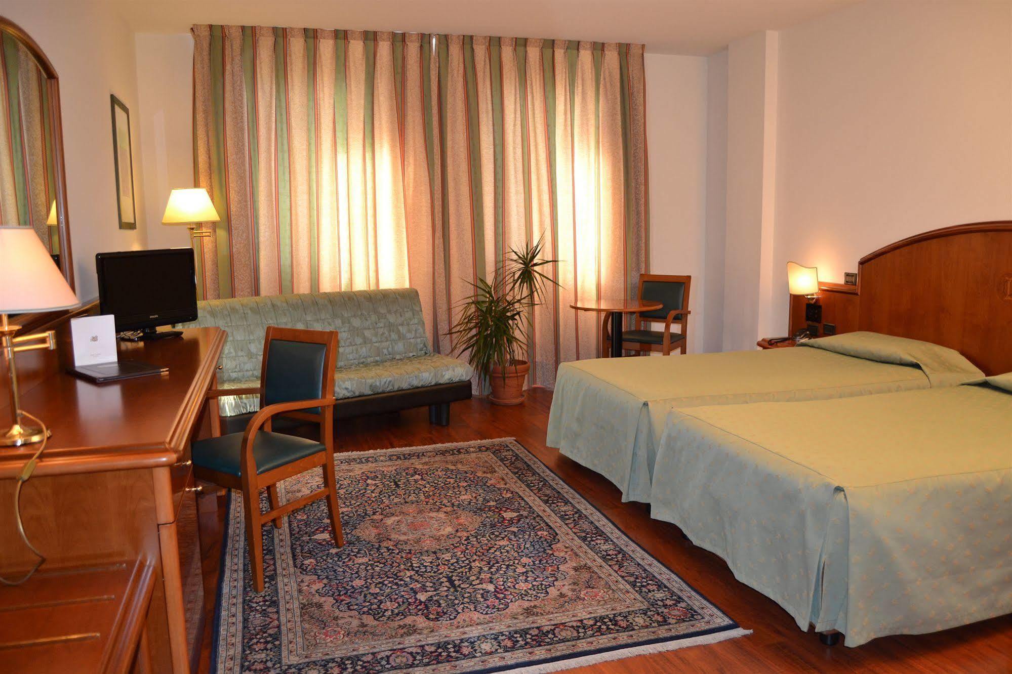 Hotel Due Leoni Sacile Zewnętrze zdjęcie