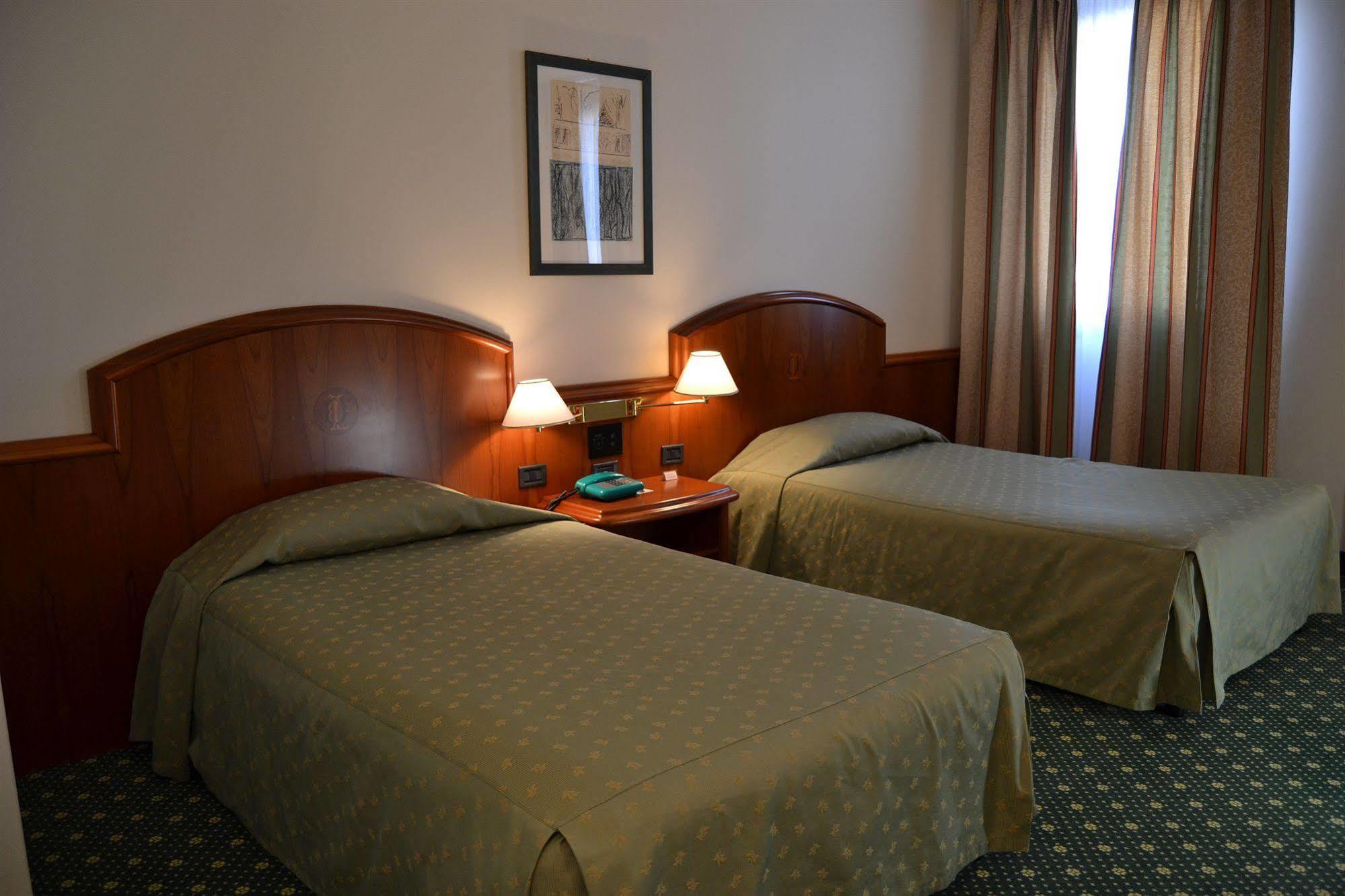 Hotel Due Leoni Sacile Zewnętrze zdjęcie